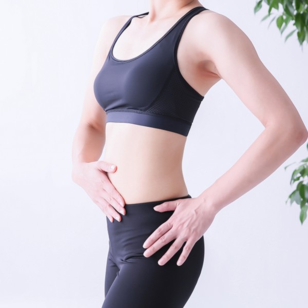 骨盤矯正で理想のスタイルに！ピラティスで整える体の軸