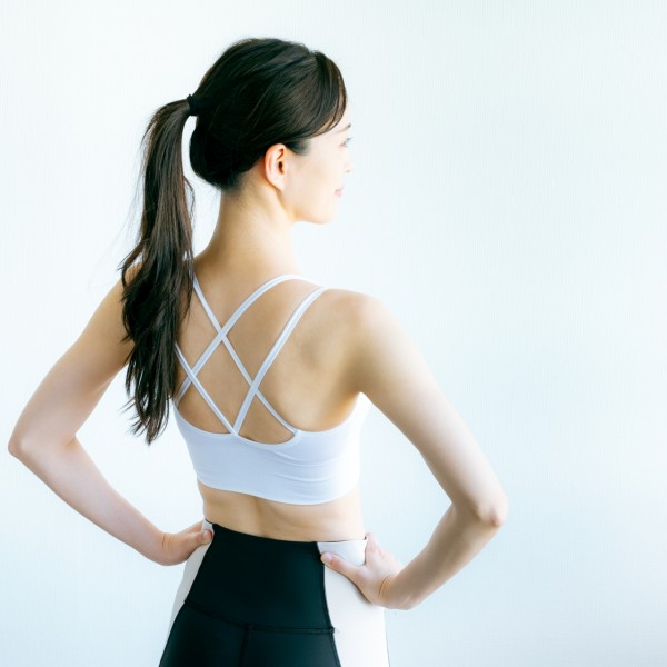 しなやかで強い背中に！ピラティスでボディラインを整える